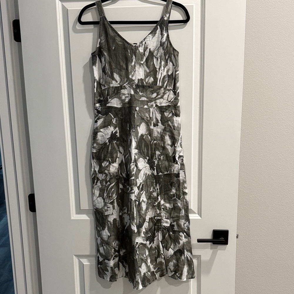 Sleeveless Floral Midi Dress in Olive and White